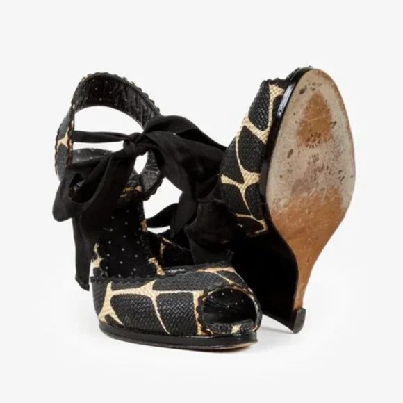 Moschino Cheap and Chic Spotted Raffia Wedges with Bow - Picture 4 of 10